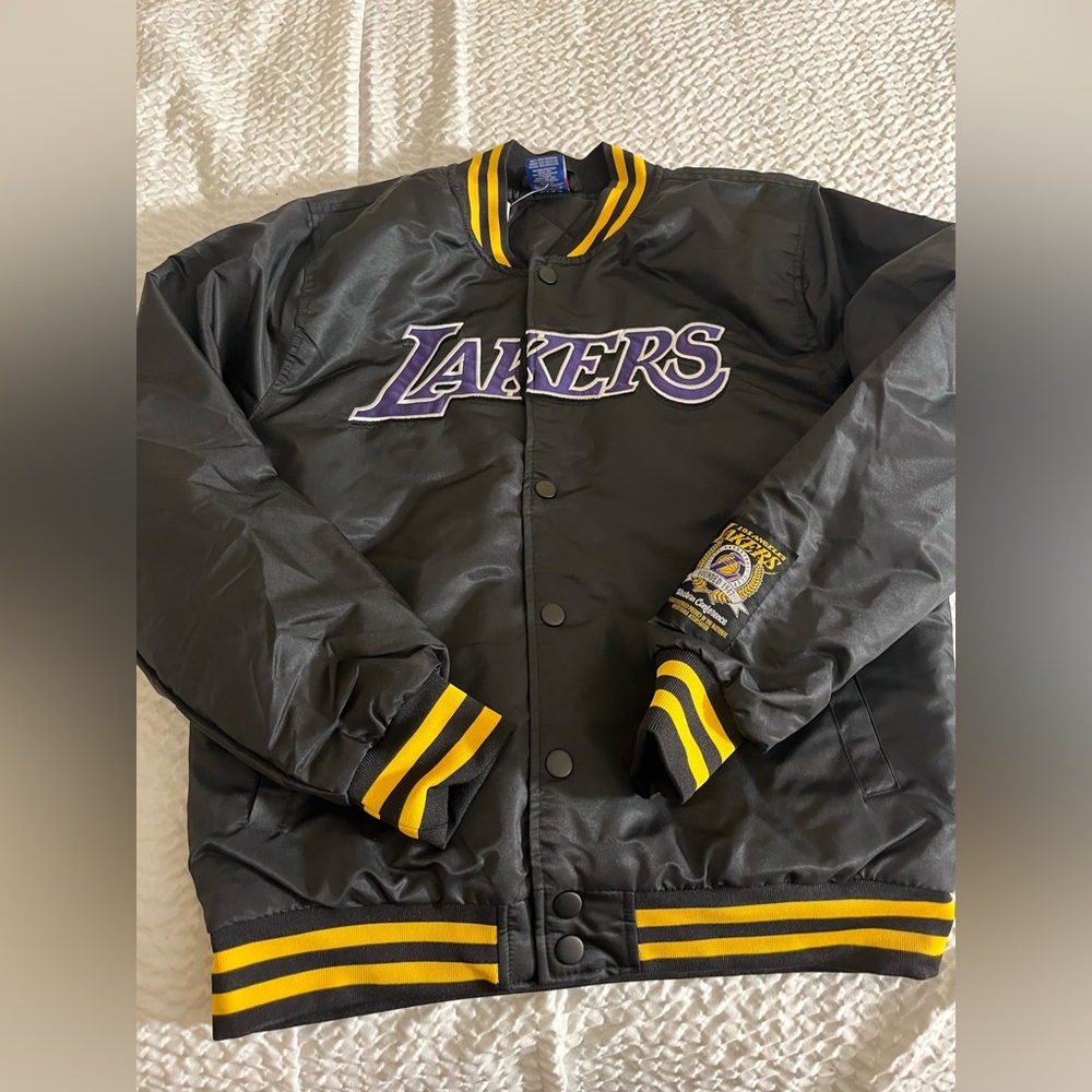 Mens ULTRA GAME NBA Black Los Angeles Lakers Varsity Jacket